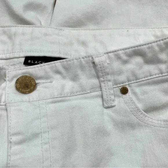 Black label by Chicos white jeans with gold hardware - Picture 11 of 11